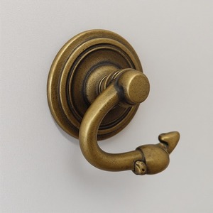 Premium Metal Toilet Paper Holder With Engraved Carved Detailing Artisan Handmade Offering Decorative Accent - Product Image 5