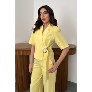 Conjunto de Chaqueta y Pantalones Amarillos con Hebilla Individual para Mujer, Marca Elisa Fashion - Product Image 3