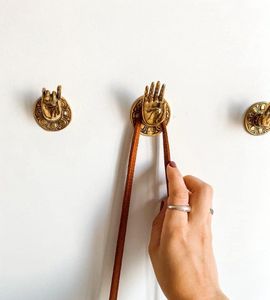 Crochets muraux classiques en laiton avec un design écologique, alliant esthétique et résistance pour les besoins quotidiens de suspension, idéal pour les espaces de vie élégants. - Product Image 3