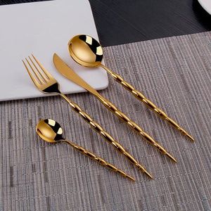 Ensemble de couverts en acier inoxydable à finition lisse, conçu pour les repas quotidiens, offrant un look élégant et une résistance fiable. - Product Image 4
