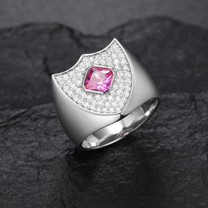 Bague de bouclier de pierres précieuses roses de luxe Bijoux de déclaration en argent sterling glacé Design audacieux et tendance Parfait pour l'achat en gros - Product Image 3