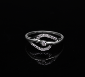 แหวนเพชรสีเหลืองทอง14K สุดหรูสำหรับผู้หญิงดีไซน์ร่วมสมัยพร้อมการจัดวางแบบง่ามประดับเพชรกลมธรรมชาติ - Product Image 2