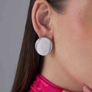 Boucles d'oreilles vintage en alliage de zinc avec accents de perles et de diamants pour les occasions religieuses - Product Image 2
