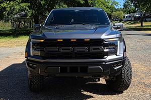 Voiture d'occasion fiable 2025 Fo-rd F-150 Raptor 450 ch V6 biturbo - Product Image 1