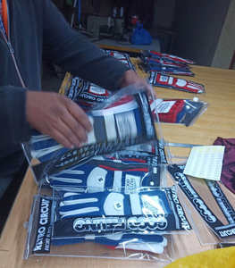 Cómodos guantes de impacto transpirables de cinco dedos Guantes de karting personalizados para carreras Puños extendidos para uso deportivo - Product Image 6