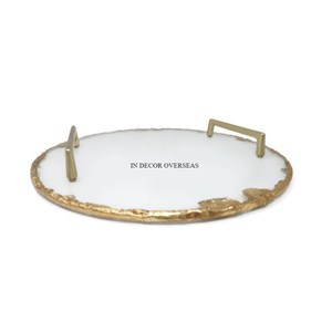 Bords en métal plaqué or de concepteur unique le plus chic pour le plateau de service en marbre blanc Fournitures de cuisine pour la maison et l'hôtel d'Inde - Product Image 4