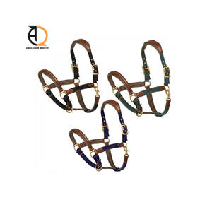 Licol pour cheval en corde avec renfort en cuir véritable et quincaillerie en laiton, réglable et confortable pour un usage quotidien - Product Image 1
