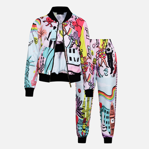 Ensemble de survêtement en polaire à imprimé graphique personnalisé pour femmes, confortable et élégant pour les jours froids devant les femmes - Product Image 1