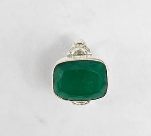 Anillo de estilo clásico de plata de ónix verde con tecnología de incrustaciones de ajuste de bisel - Product Image 2