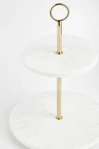 Support à gâteau en marbre noir à deux niveaux de luxe avec poignée dorée, support de présentation de desserts moderne et élégant pour mariage, fête, décoration de table d'hôtel - Product Image 3