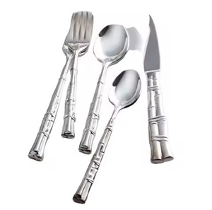 Grande cuillère de service en acier miroir à poignée personnalisée en argent ensemble de couverts ustensiles de cuisine uniques pour les mariages, les événements et le service de salade - Product Image 2