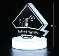 Panneau de réservation VIP triangulaire en acrylique lumineux personnalisé avec nom LED pour bar, club, discothèque, événement