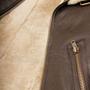 Chaqueta de Cuero con Forro de Borrego Tejida para Mujer, Cálida y Resistente para Clima Frío, Uso Casual y al Aire Libre - Product Image 4