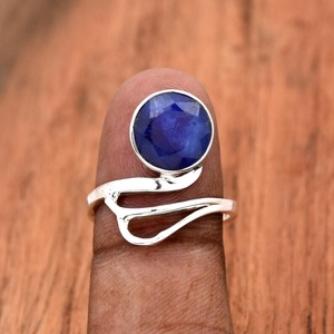Bague saphir en argent sterling 925 ronde bague en pierres précieuses bleues Boho bijoux faits à la main cadeau pour les femmes - Product Image 1