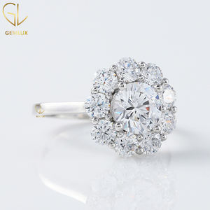 Elegante anillo de bodas de diamante de racimo de moissanita de corte redondo de 2 quilates, anillo de compromiso de halo de Flor de Oro blanco sólido de 14K - Product Image 2