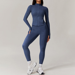 ชุดออกกำลังกายโยคะสำหรับผู้หญิง เสื้อชั้นในกีฬาและกางเกงเอวสูง ระบายอากาศได้ดี พร้อมโลโก้ด้านหน้า ชุดออกกำลังกาย 2 ชิ้น สำหรับฟิตเนสและยิม - Product Image 5