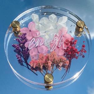 Posavasos transparente acrílico Diseño elegante y minimalista que protege las superficies mientras agrega un toque de elegancia moderna en cualquier espacio - Product Image 1