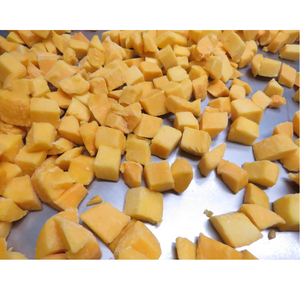 Morceaux de mangue congelés pelés et coupés, doux et doux, emballés pour l'exportation dans des tailles et des options d'emballage personnalisées - Product Image 1