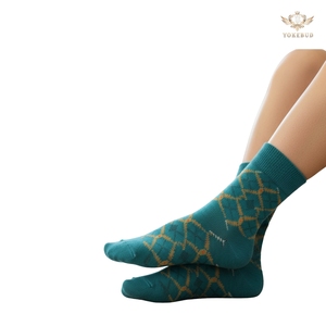 Chất Lượng Tốt Nhất Tùy Chỉnh In Cotton Thoáng Khí Crew Vớ Thể Thao Cá Nhân Đầy Màu Sắc Vớ Thiết Kế Logo OEM Bán Buôn Cho Thanh Niên - Product Image 3