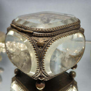 Boîte de rangement en verre biseauté fini Antique en laiton taille personnalisée pour la maison bijoux accessoires de maquillage boîte à bibelots boîte à bordure en laiton - Product Image 4
