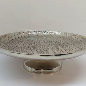 Base para Pastel de Metal de Calidad Superior con Detalles en Pan de Oro, Acabado Negro y Dorado, Bandeja para Exhibición de Postres para Decoración de Bodas y Fiestas - Product Image 2