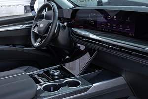 Kadilack Excalad-V AWD Hennessey H1000 Turbo 2025, Sedán Automático con Techo Corredizo, Faros Delanteros, Cámara Trasera de 360°, Asientos Eléctricos - Product Image 2