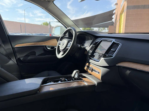 รถยนต์มือสองปี 2024 XC90 Recharge Plug-In Hybrid T8Plus Bright Theme 7 ที่นั่ง ระบบขับเคลื่อนสี่ล้อ (AWD) พร้อมจำหน่าย เกียร์อัตโนมัติ 8 สปีด - Product Image 5