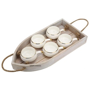 Bandeja de servicio de madera de mango encalado con asas de cuerda, plato rústico de diseño de barco único para cocina y decoración del hogar - Product Image 1