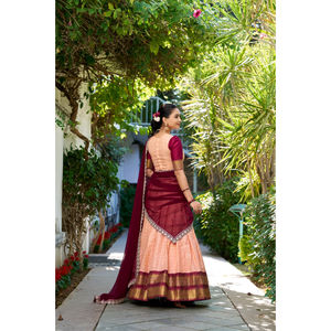 Ropa de fiesta y boda ready made Lehenga Choli estilo Bollywood indio para mujer en diseño pakistaní con Dupatta y Zari Chex - Product Image 3