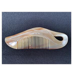 Peine de Cuerno de Búfalo para el Cuidado del Cabello y Estilo de Alta Calidad - Product Image 6
