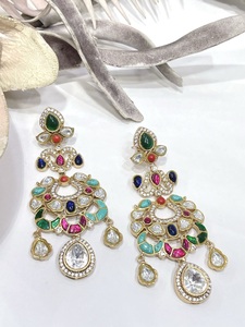 Hermosos pendientes de tono dorado con aspecto de piedras de la mejor calidad, ropa tradicional para fiestas, bodas, colección de ropa para mujeres - Product Image 5