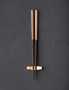 Baguettes en bois écologiques à finition lisse offrant résistance à la chaleur, confort et précision pour une utilisation en fête lors de repas chauds - Product Image 5