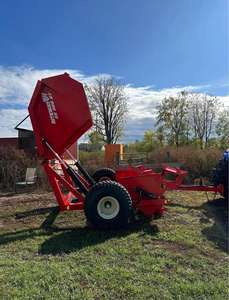 Recolector de Piedras Rite Way RR900, 7 Rejillas, Tolva de 5 yd3, Capacidad para 27 Piedras y Potencia Hidráulica de Alta Resistencia para una Limpieza de Campo de Alta Eficiencia - Product Image 4