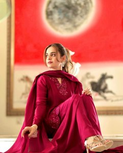 M à XXL taille rose foncé couleur broderie riche fête spéciale multi-séquence travail Kurti et bas avec le même ensemble Dupatta pour adulte - Product Image 2