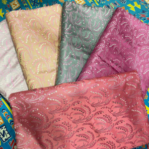 Auténtica tela de seda Khaddi Resham Tanchoi tejida a mano brocado Banarasi con tejido intrincado para saris, lehengas, dupattas - Product Image 1