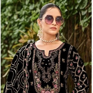 Designer Perfection Premium Organza Shalwar Kameez Set con bordado de trabajo Khatli Graceful Dupatta Santoon Bottom para fiestas - Product Image 1