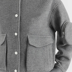 Blousons bombardiers unisexes élégants et confortables Vêtements d'extérieur personnalisables, idéaux pour une tenue décontractée, disponibles dans toutes les tailles - Product Image 4
