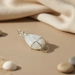 Pendentif en argent 925 plaqué rhodium avec pierre de lune, or rose fait main, pour femmes - Product Image 1