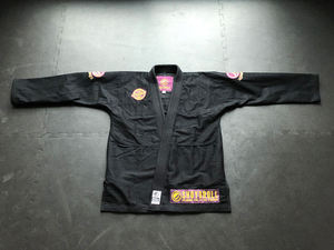 Kimono de Jiu Jitsu Brasileño con Diseño Personalizado y Tejido de Perlas, Corte Shoyoroll, Fabricante Profesional de Uniformes de BJJ - Product Image 5