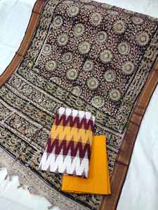 Matériaux de robe Ikat en coton imprimé Kalamkari sur mesure Imprimés d'animaux uniques Croix tissée douce et respirante pour accessoires - Product Image 4