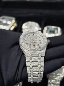 Reloj Mecánico Automático de Acero Inoxidable con Incrustaciones de Diamantes Moissanite Hechas a Mano, Reloj de Alta Gama Personalizado para Hombre - Product Image 4