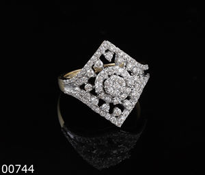 แหวนแต่งงานค๊อกเทลเพชรทรงกลมเจียระไนแบบสวยงามสำหรับผู้หญิง14K/18K พร้อม1.75เฉพาะตัวสำหรับห้องปฏิบัติการได้รับการรับรองจาก IGI - Product Image 1