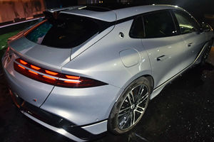 Voitures hybrides de luxe 2024, 4 portes, 4 portes berlines, moteur turbo, transmission semi-automatique, toit ouvrant panoramique, à vendre - Product Image 3