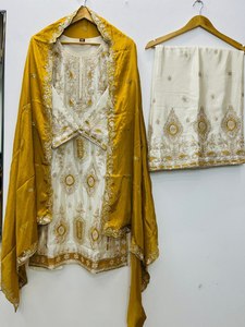 Anarkali/Salwar de diseño artesanal en colores brillantes con múltiples detalles de codificación y secuencia, especial para el mes de Eid, para mujeres o niñas. - Product Image 4
