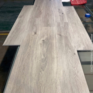 Suelos duraderos 100% impermeables de vinilo SPC con sistema de clic, tablones de vinilo de roble de 5 mm, 6 mm y 20 mil para soluciones de suelo de oficina. - Product Image 6