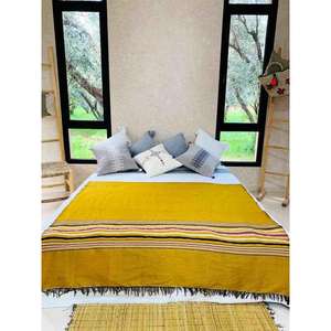 Couverture marocaine faite à la main, authentique artisanat berbère, couverture douce tissée à motifs tribaux, décoration d'intérieur, cadeau - Product Image 1