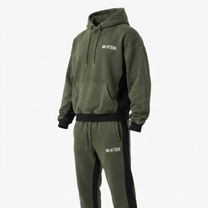 Ensemble survêtement jogging surdimensionné personnalisé vert olive et noir pour homme - Product Image 2