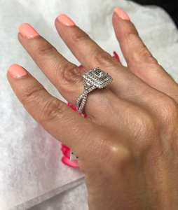 Bague de fiançailles Infinity 2.26 ct en or blanc 18 carats avec double halo et diamants torsadés de taille princesse - Product Image 3