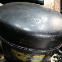 Déchets de compresseurs de réfrigérateur en cuivre de qualité HMS pour le recyclage des climatiseurs et des réfrigérateurs, exportés vers la Chine, la Corée et l'Inde