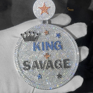 Élégant collier pendentif personnalisé pour hommes en or massif 10 carats avec déclaration audacieuse Iced Hip Hop Lab Grown Diamond King Savage IGI Certified - Product Image 2